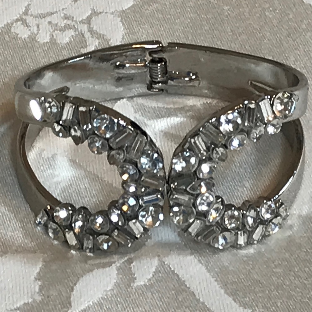 Silver Tone Clasp Cuff Bracelet With Rhinestone Design - Picture 9 of 11